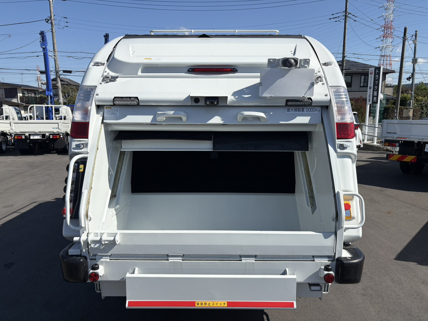 三菱 キャンター 2RG-FEAV0(2WD)の写真9