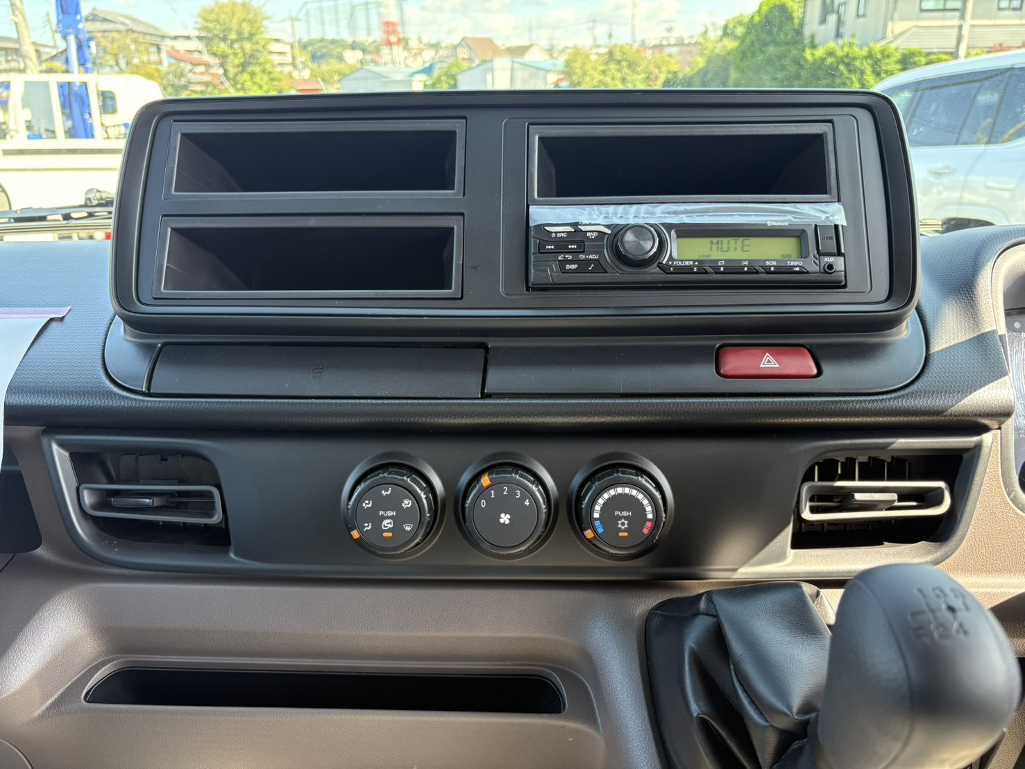 三菱 キャンター 2RG-FEAV0(2WD)の写真34