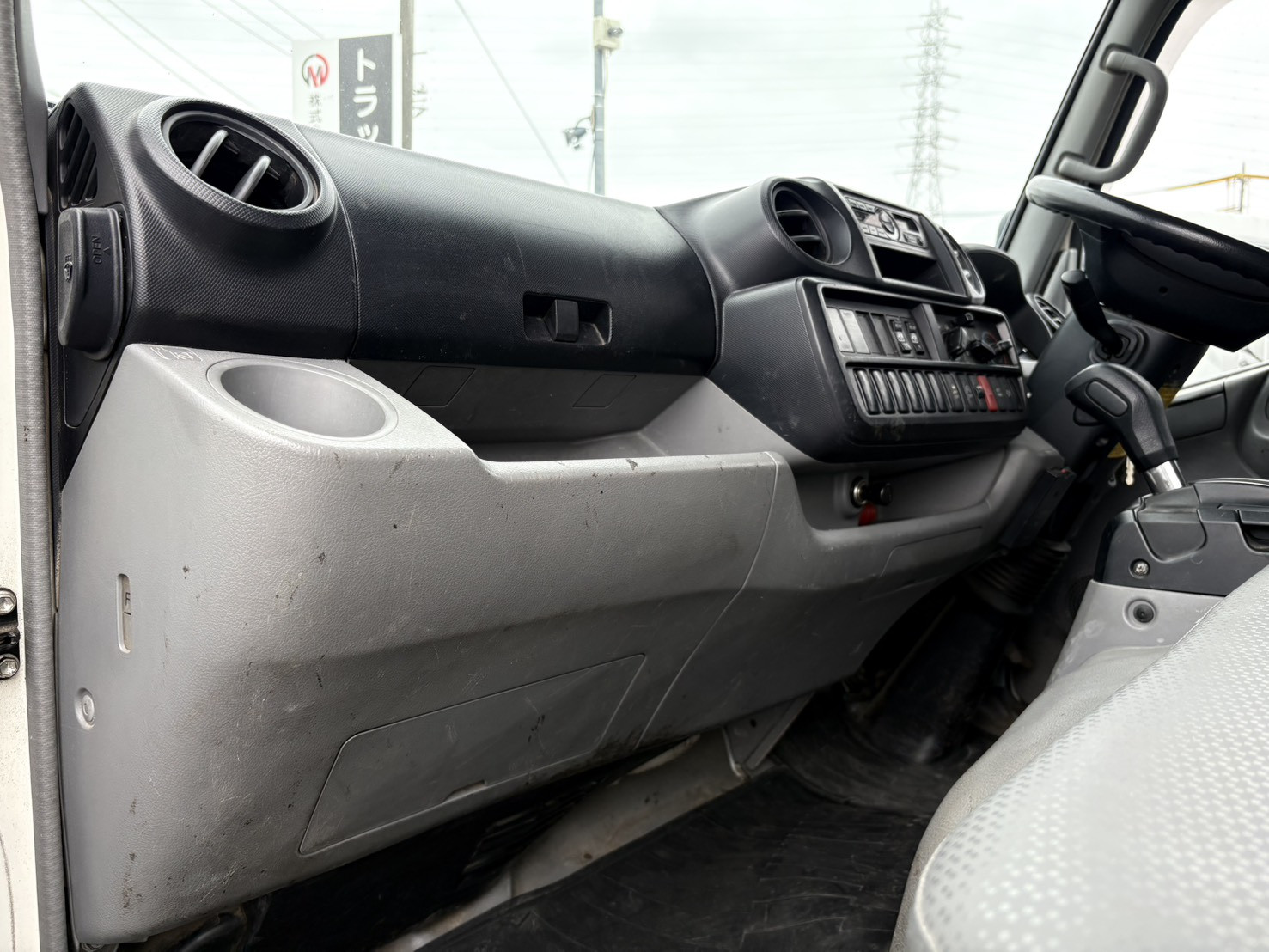 日野 デュトロ TPG-XZU605M(2WD)の写真32