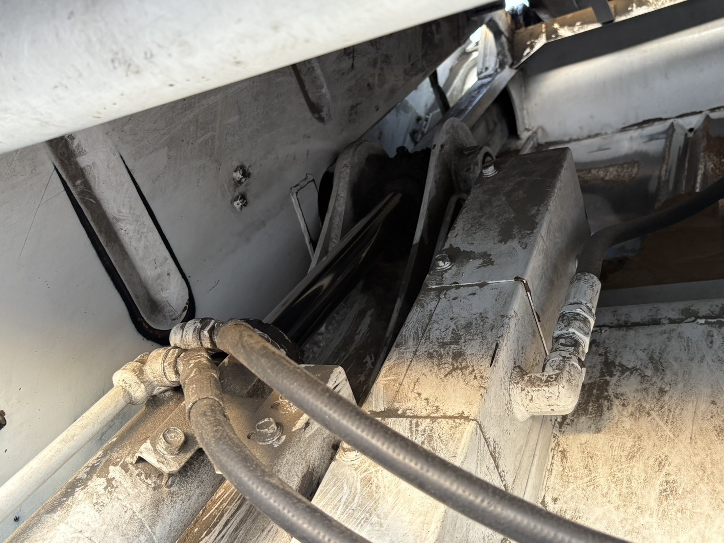 UD コンドル BDG-MK36C(2WD)の写真12