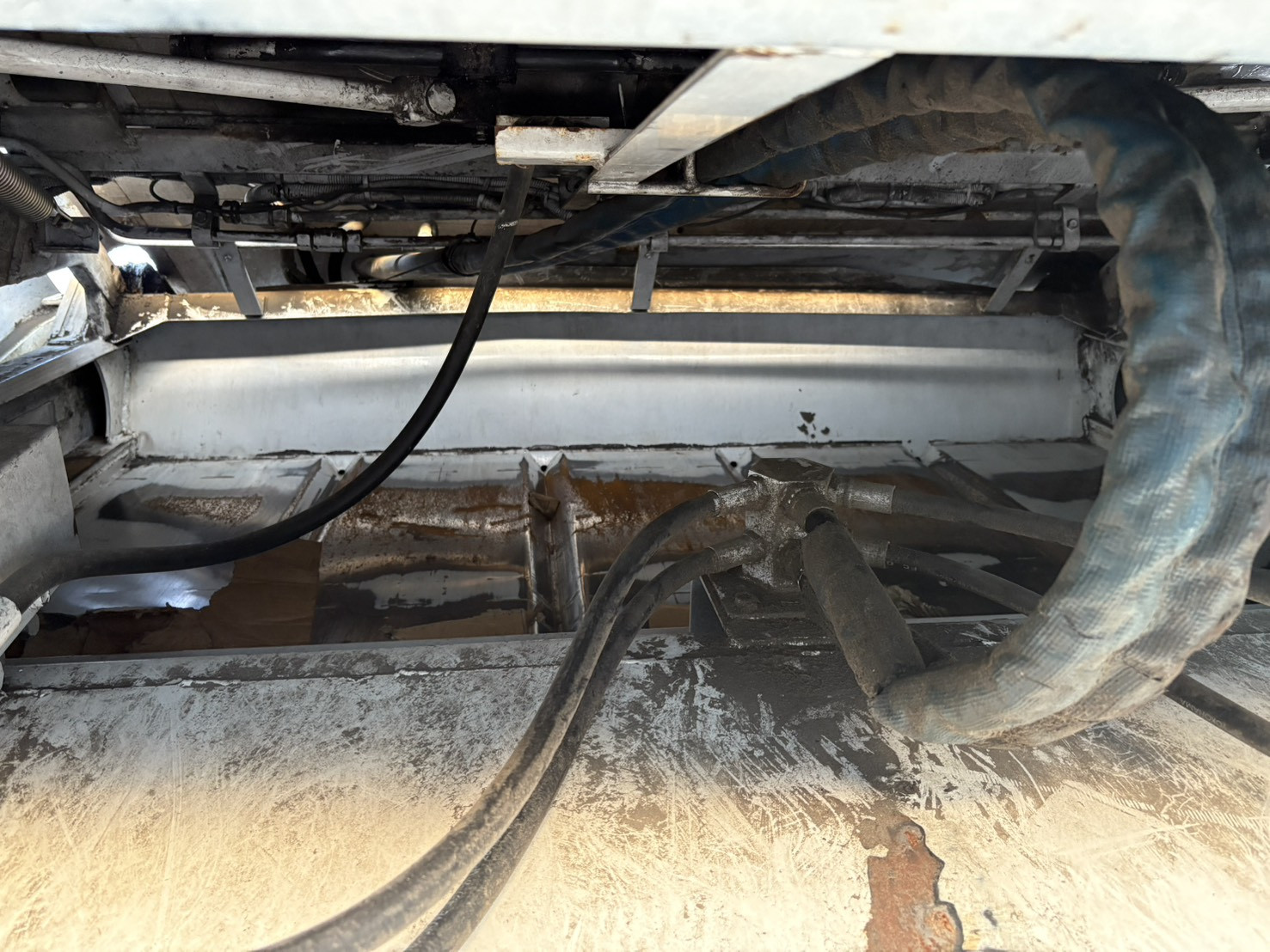 UD コンドル BDG-MK36C(2WD)の写真14