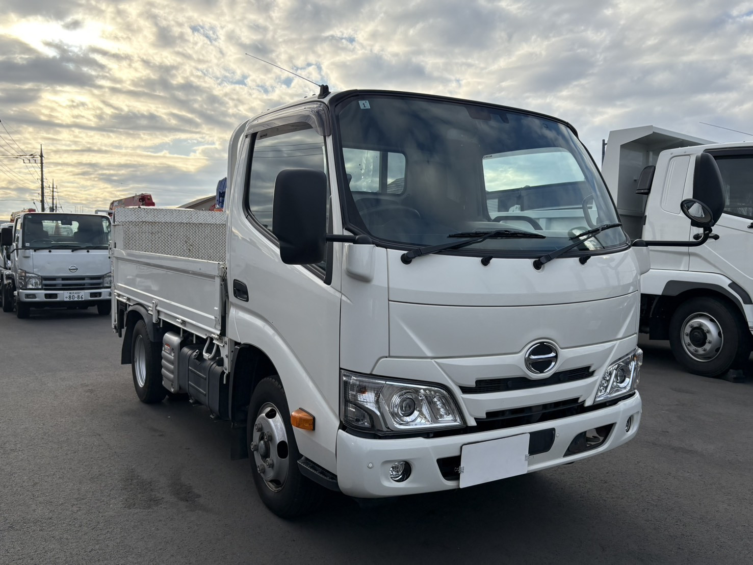 日野 デュトロ 2RG-XZC605M(2WD)の写真2