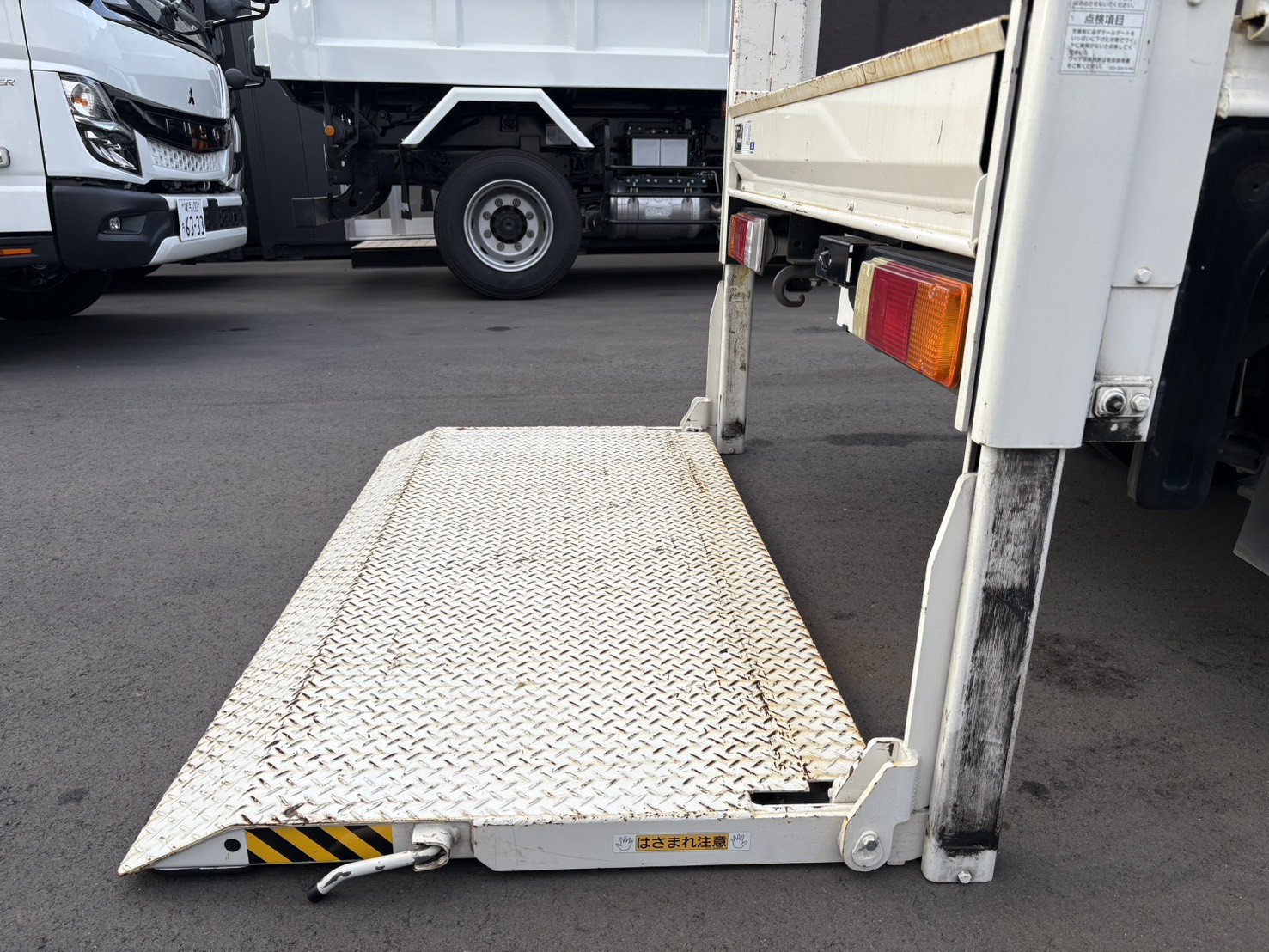 日野 デュトロ 2RG-XZC605M(2WD)の写真11