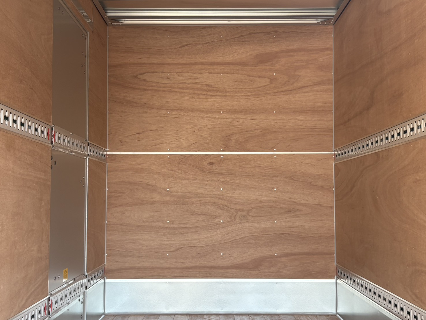 三菱 キャンター 2RG-FEAV0(2WD)の写真15