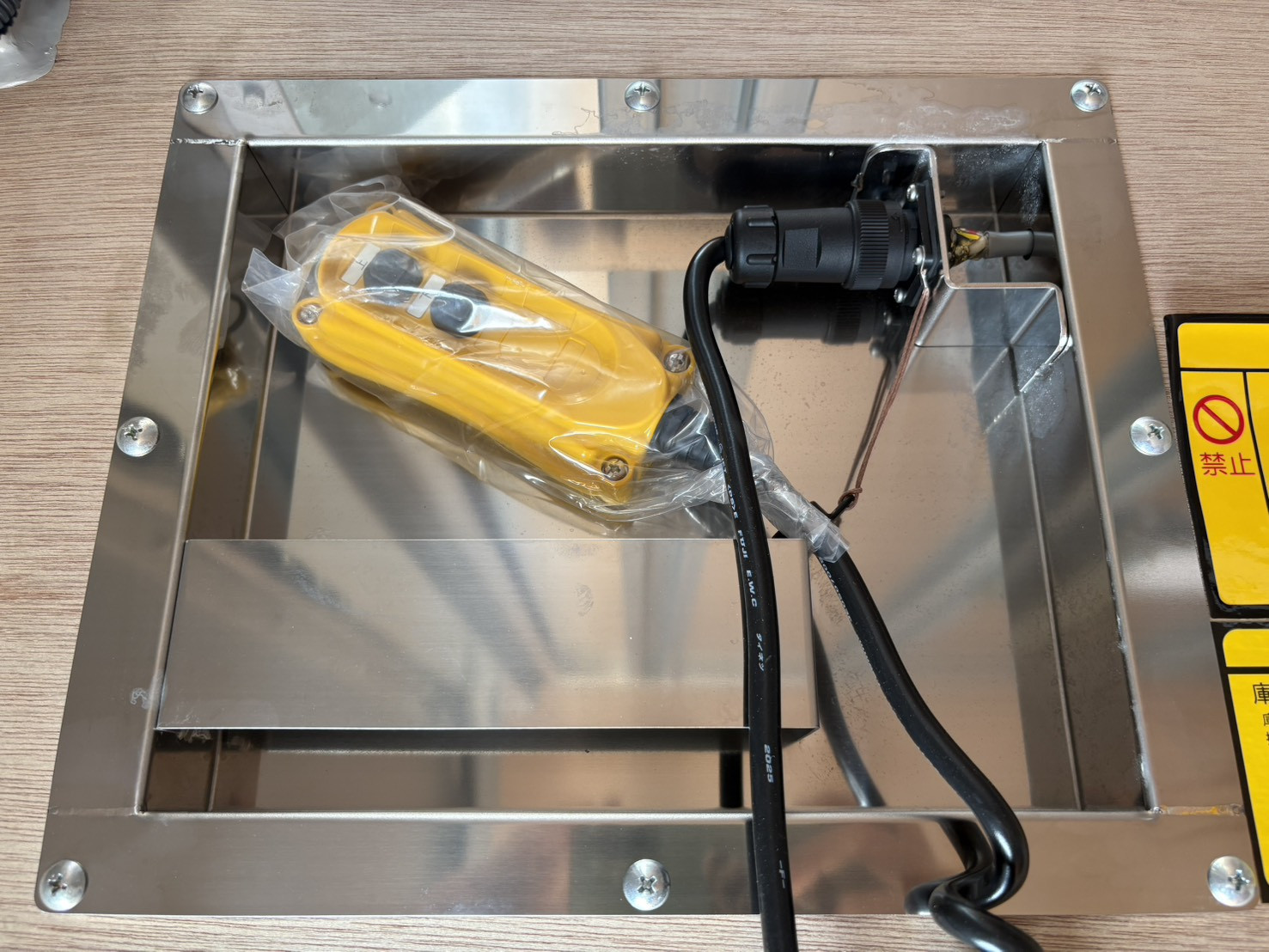 三菱 キャンター 2RG-FEAV0(2WD)の写真17