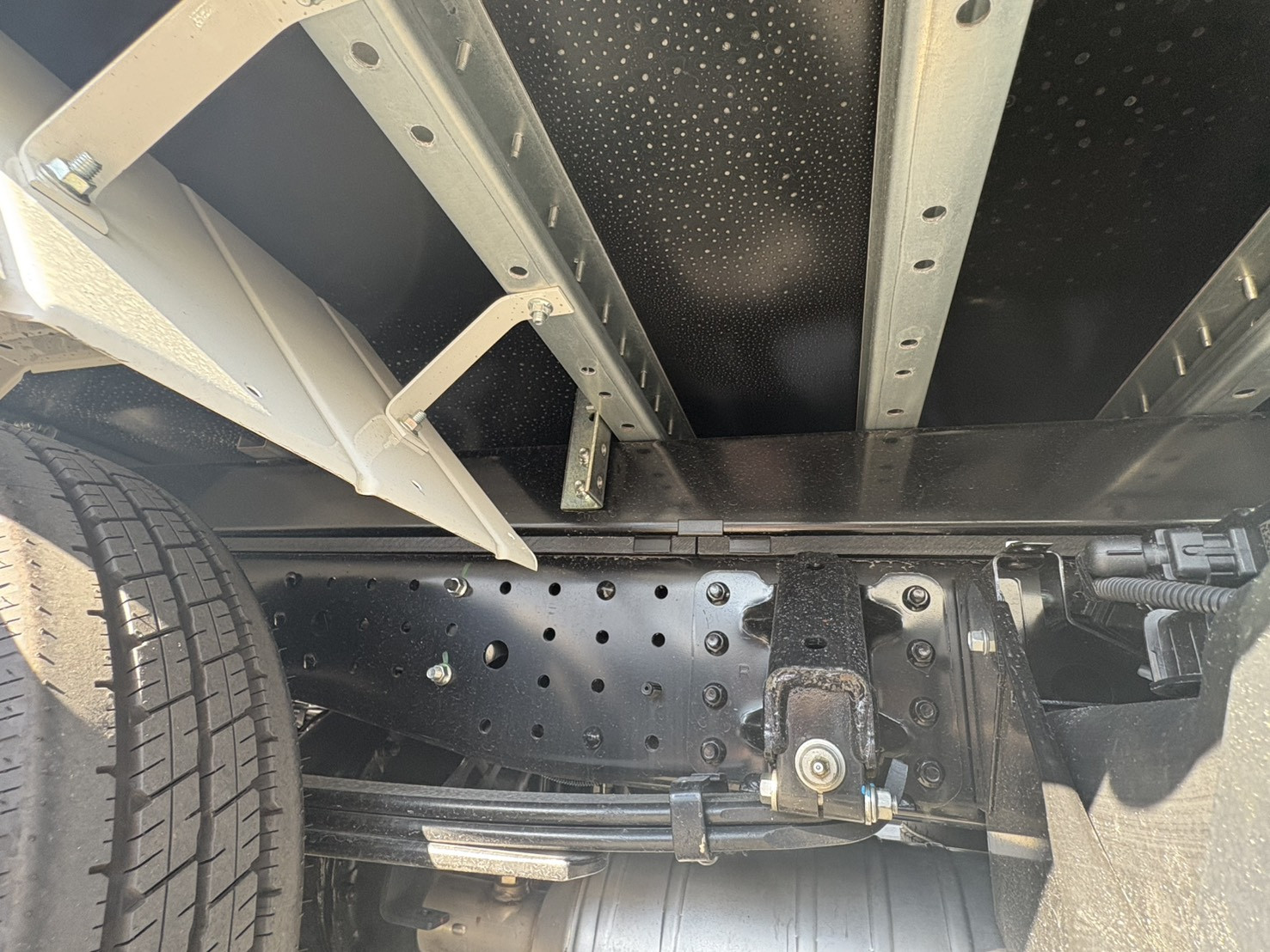 三菱 キャンター 2RG-FEAV0(2WD)の写真23