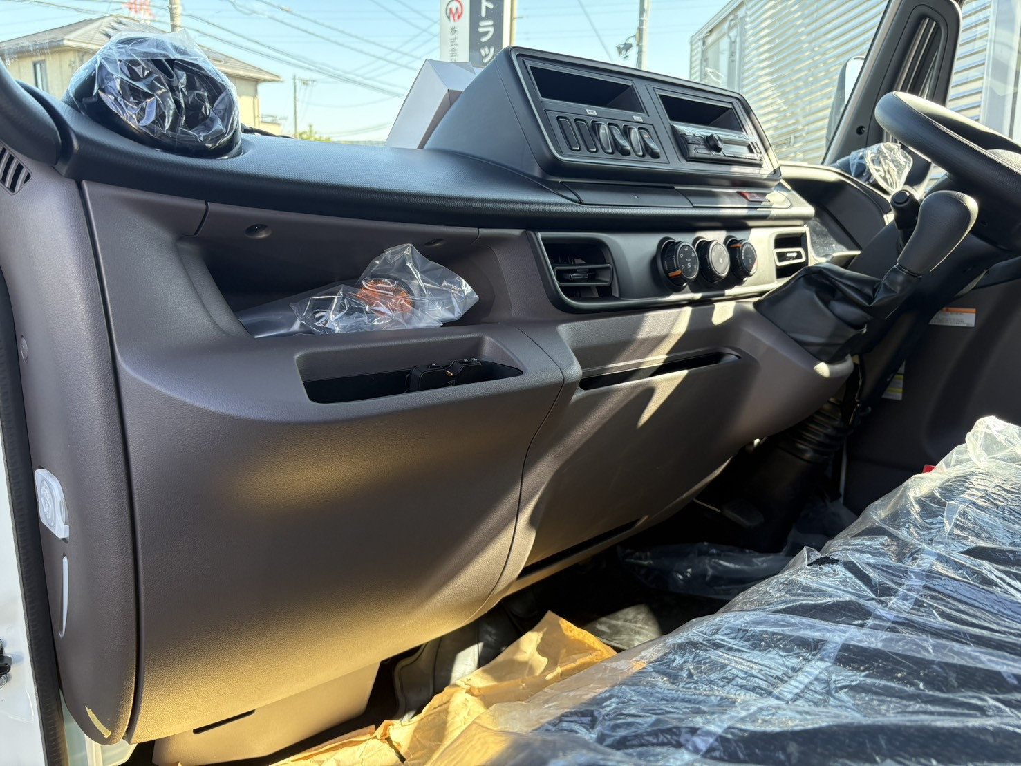 三菱 キャンター 2RG-FEAV0(2WD)の写真32