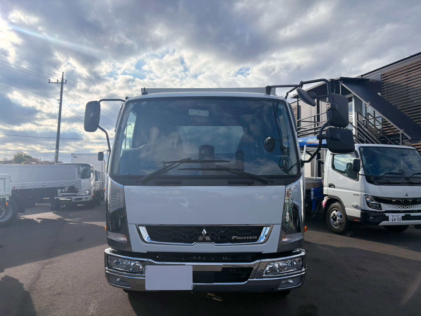 三菱 ファイター 2KG-FK62FZ(2WD)の写真4