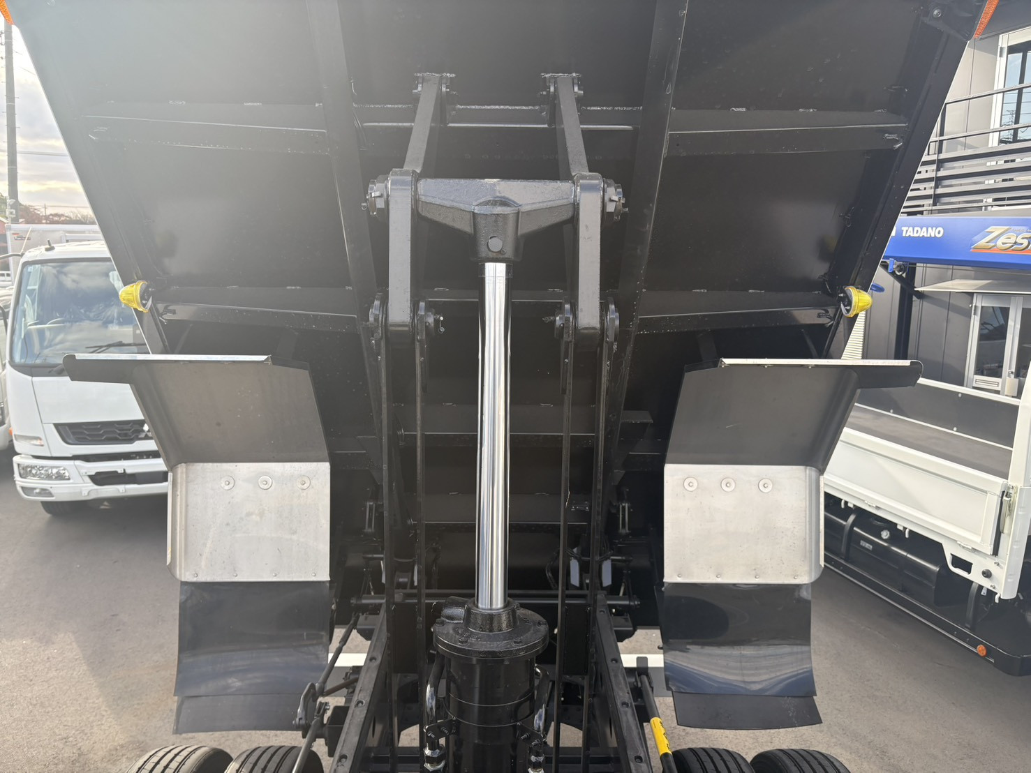 三菱 ファイター 2KG-FK62FZ(2WD)の写真14