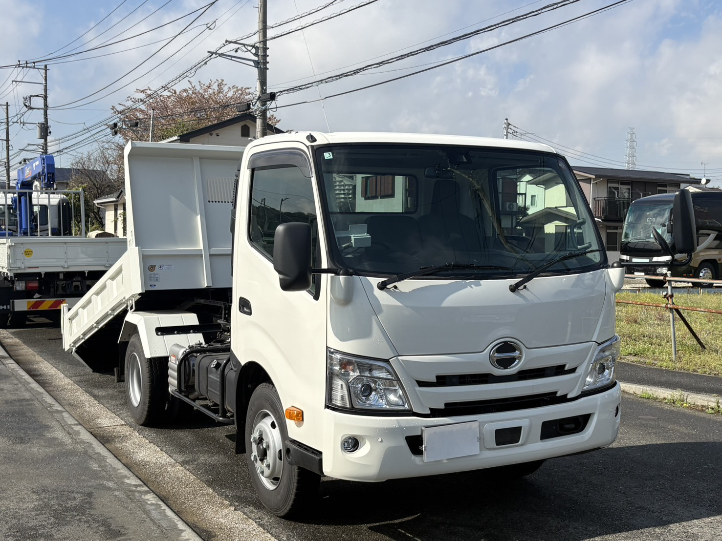 日野 デュトロ 2KG-XZU700X(2WD)｜中古トラックなら【トラック市】