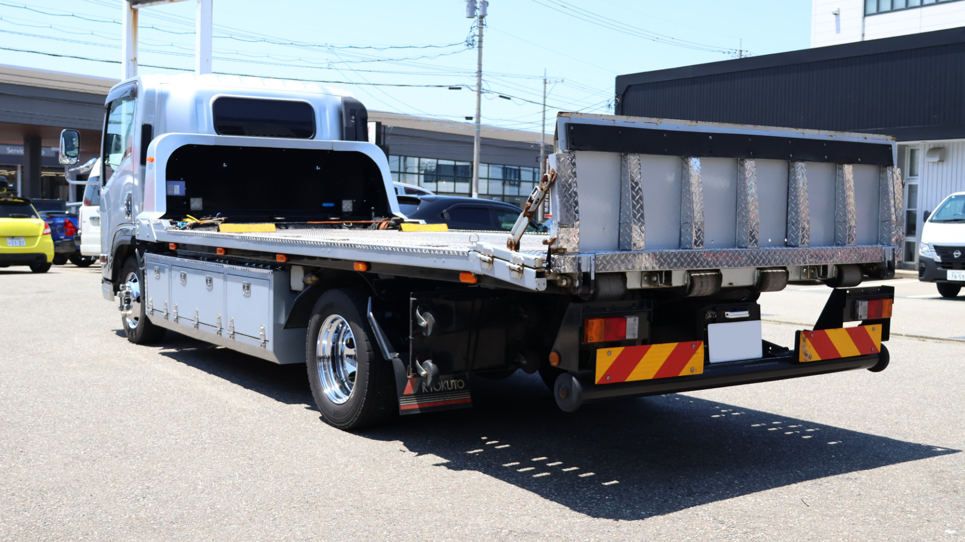 いすゞ エルフ 2PG-NPS88AN(4WD)の写真5