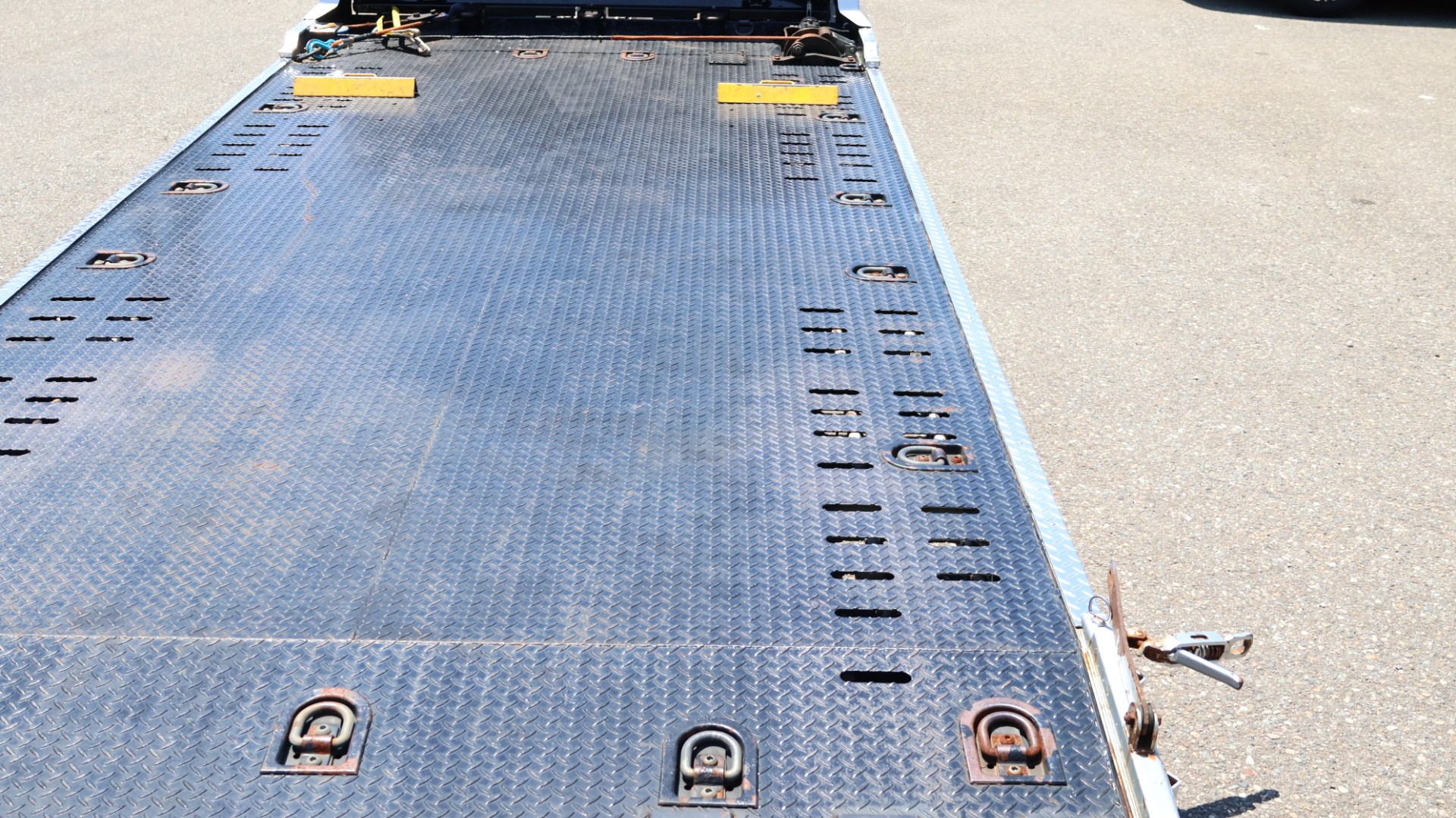 いすゞ エルフ 2PG-NPS88AN(4WD)の写真16