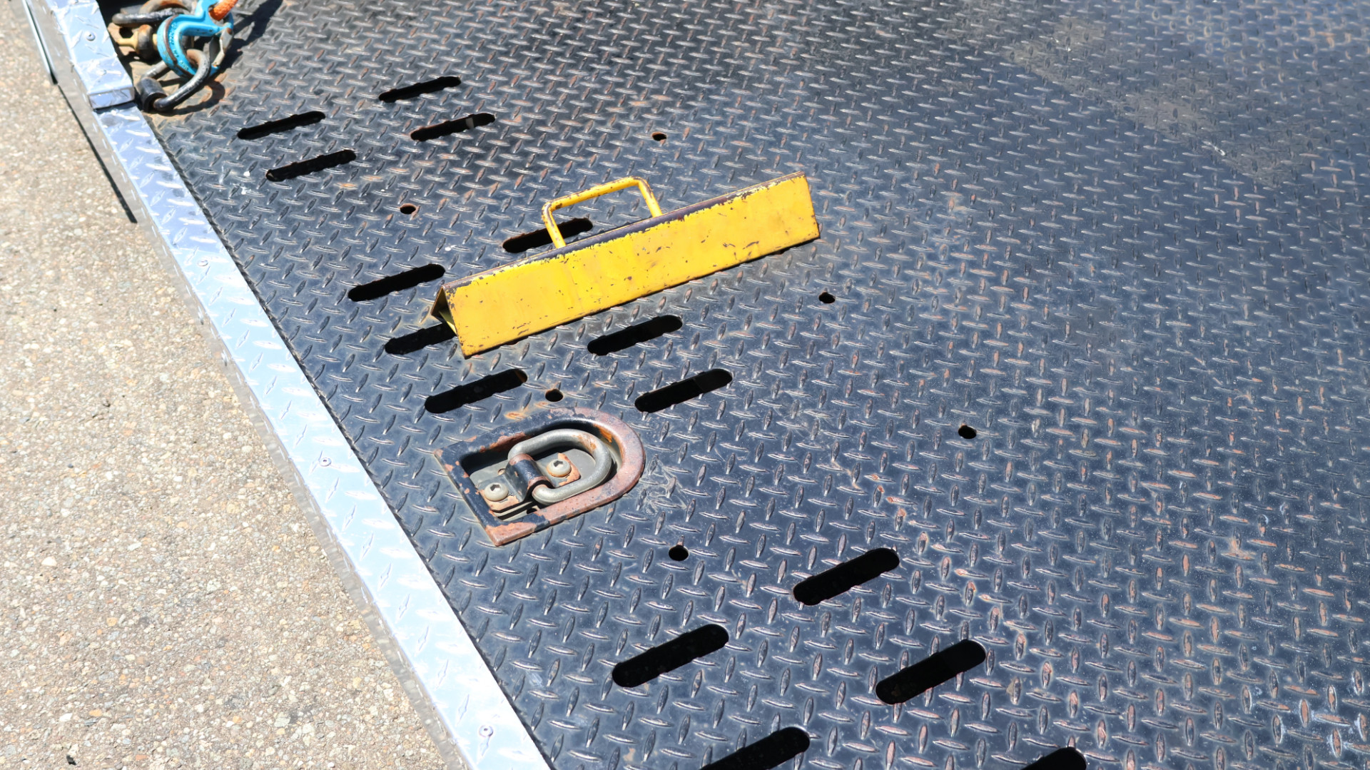 いすゞ エルフ 2PG-NPS88AN(4WD)の写真17