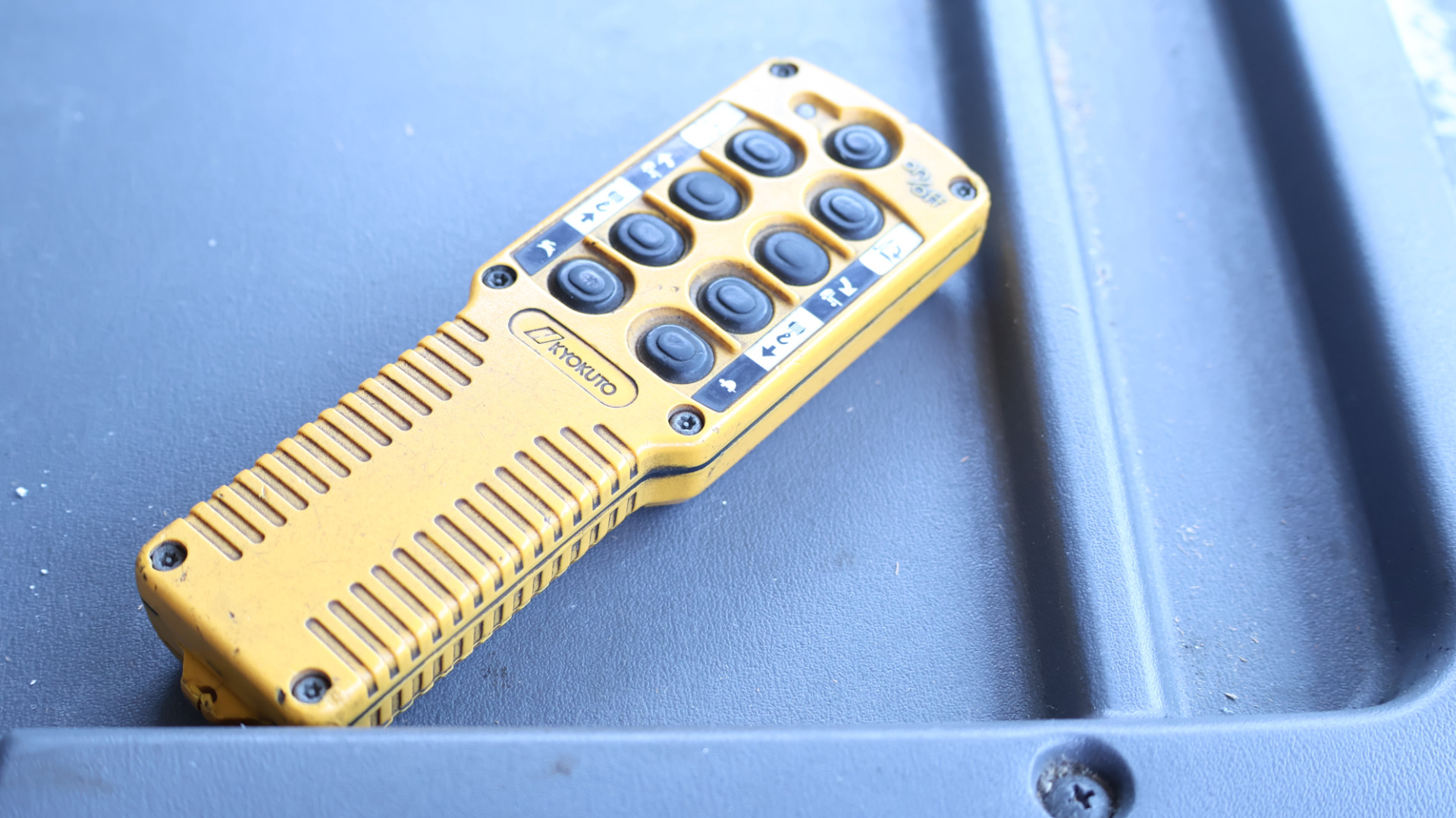 いすゞ エルフ 2PG-NPS88AN(4WD)の写真21