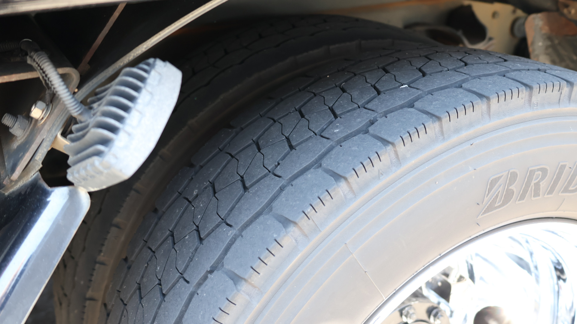 いすゞ エルフ 2PG-NPS88AN(4WD)の写真31