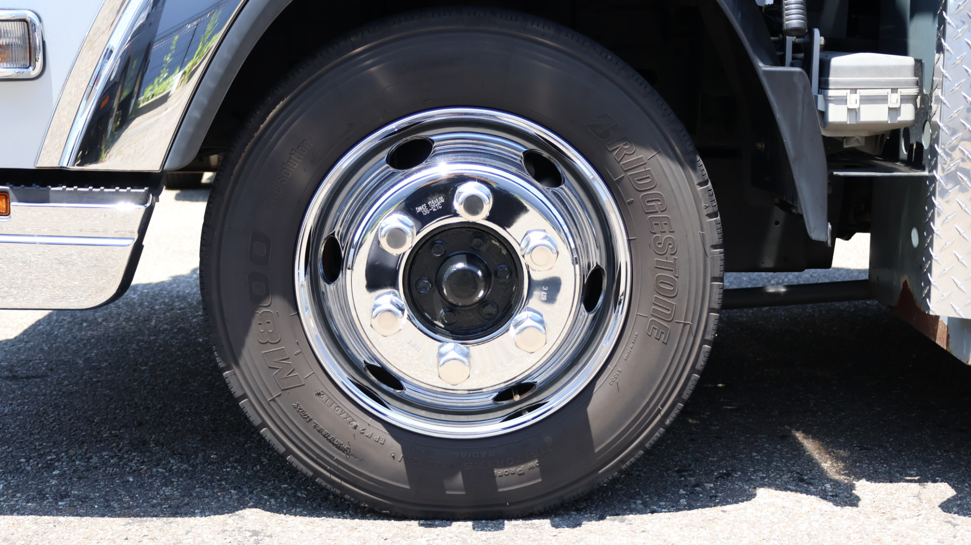 いすゞ エルフ 2PG-NPS88AN(4WD)の写真32