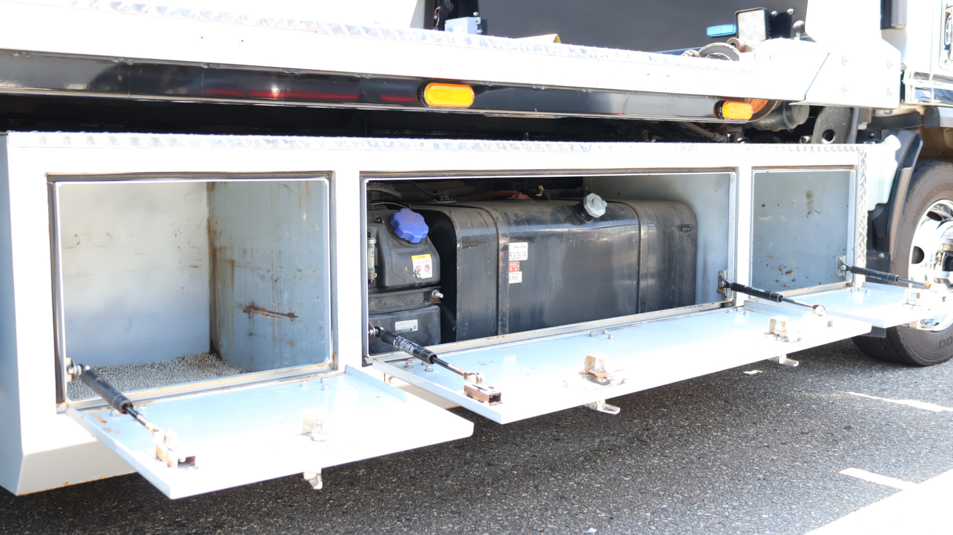 いすゞ エルフ 2PG-NPS88AN(4WD)の写真34