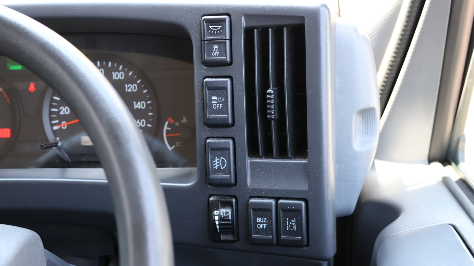 いすゞ エルフ 2PG-NPS88AN(4WD)の写真45