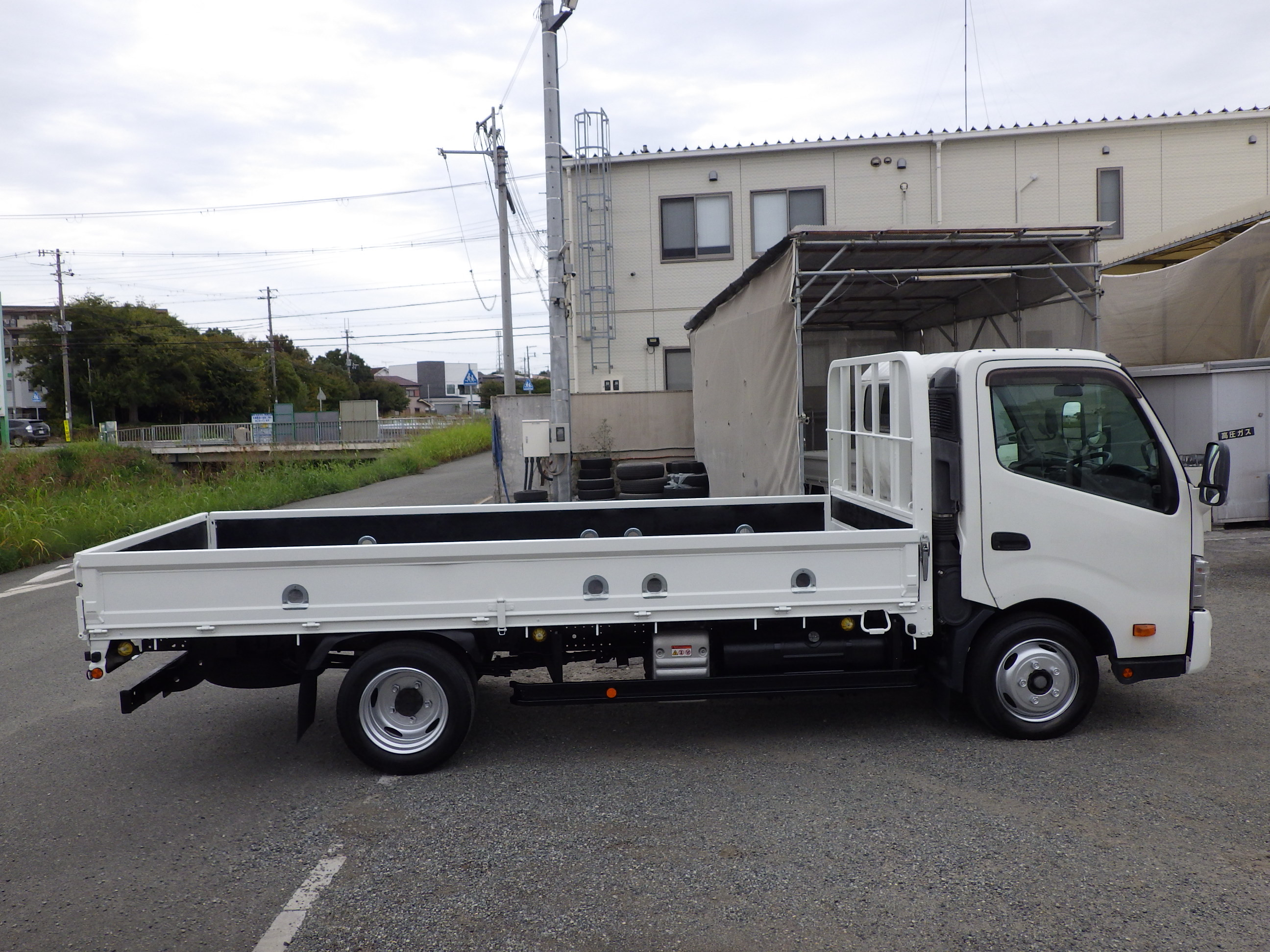 トヨタ ダイナ 2RG-XZU710(2WD)の写真3