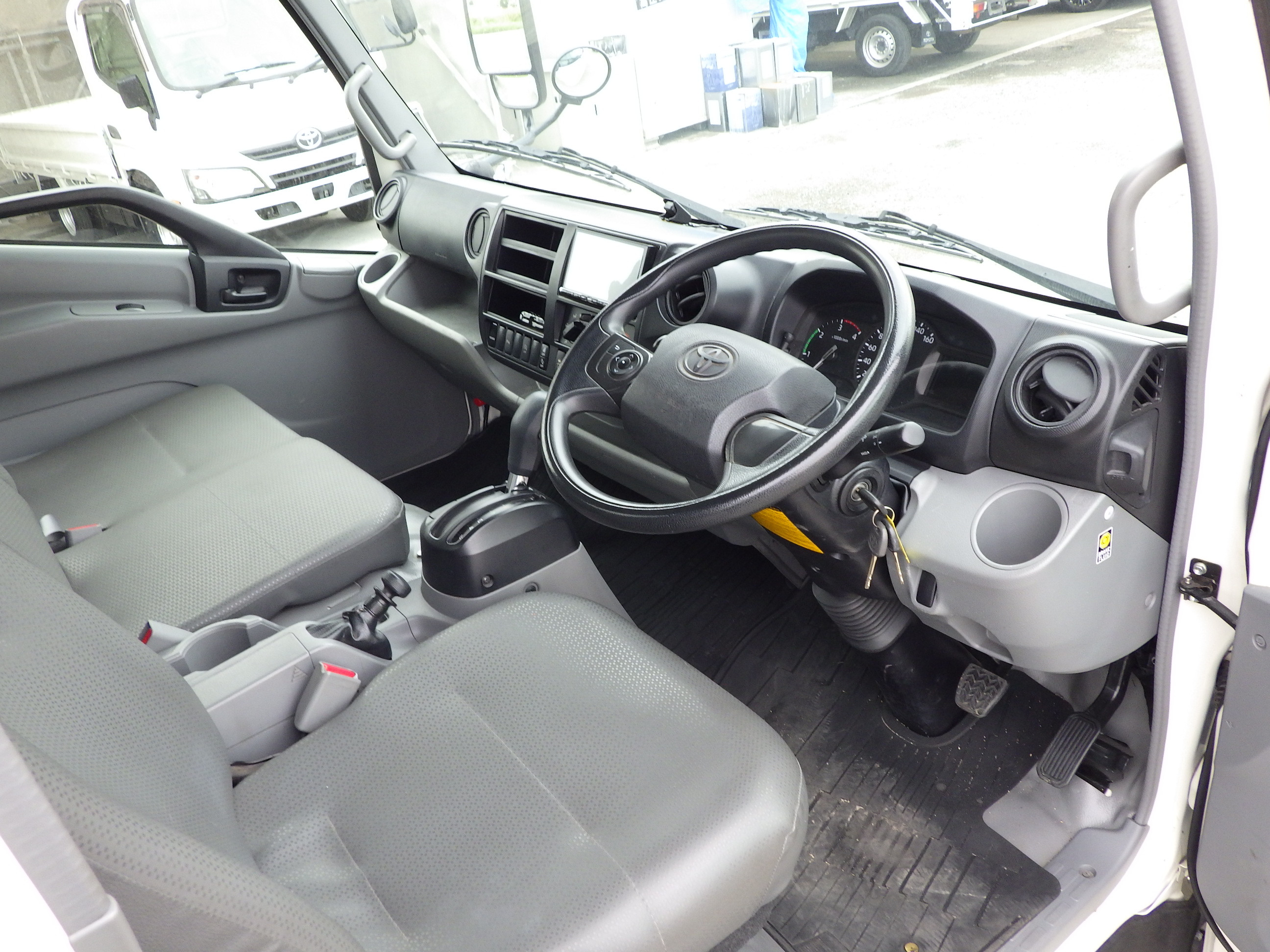 トヨタ ダイナ 2RG-XZU710(2WD)の写真6