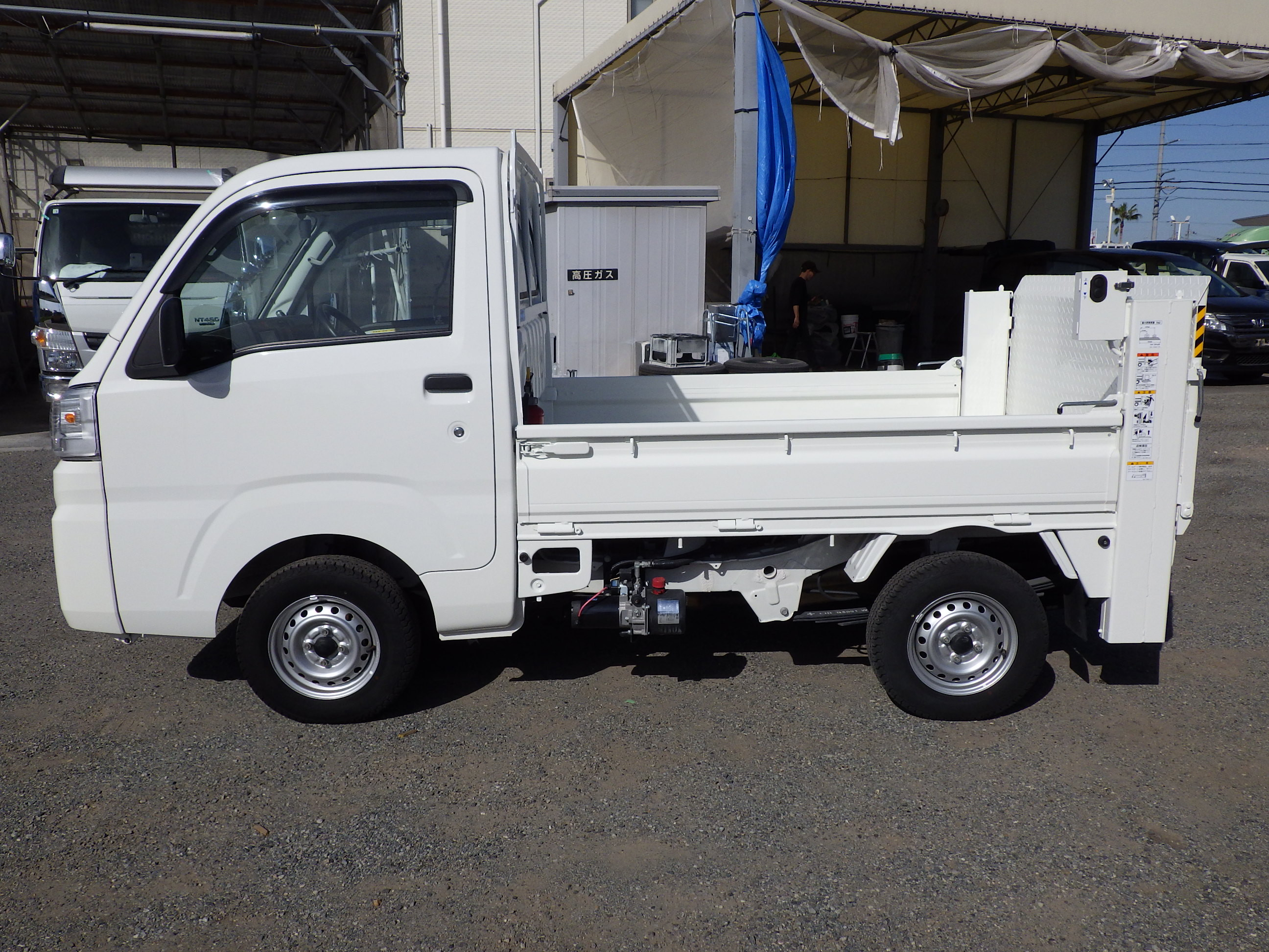 ダイハツ ハイゼットトラック EBD-S500P(2WD)の写真3