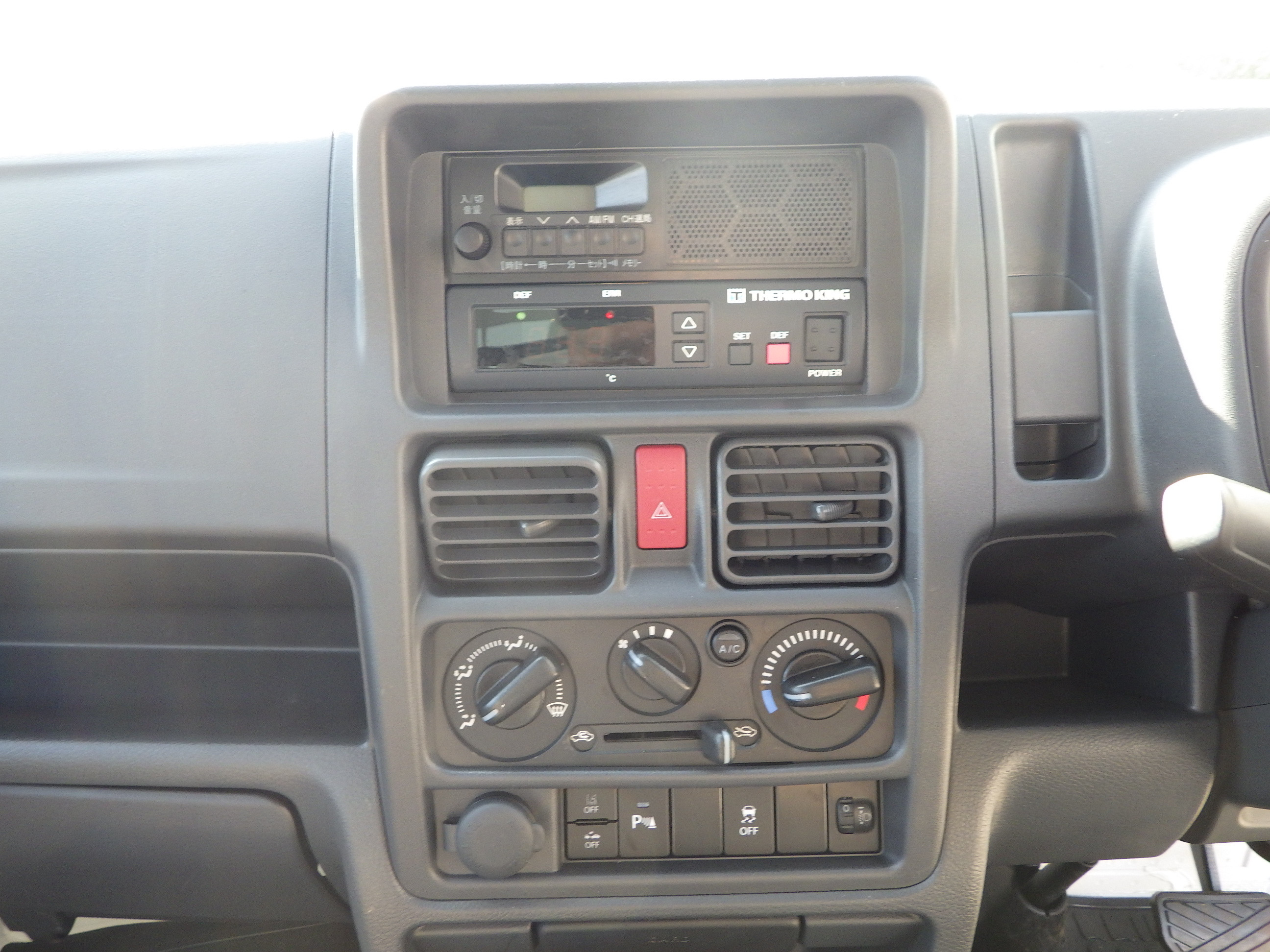 スズキ キャリイ ３BD-DA16T(2WD)の写真9