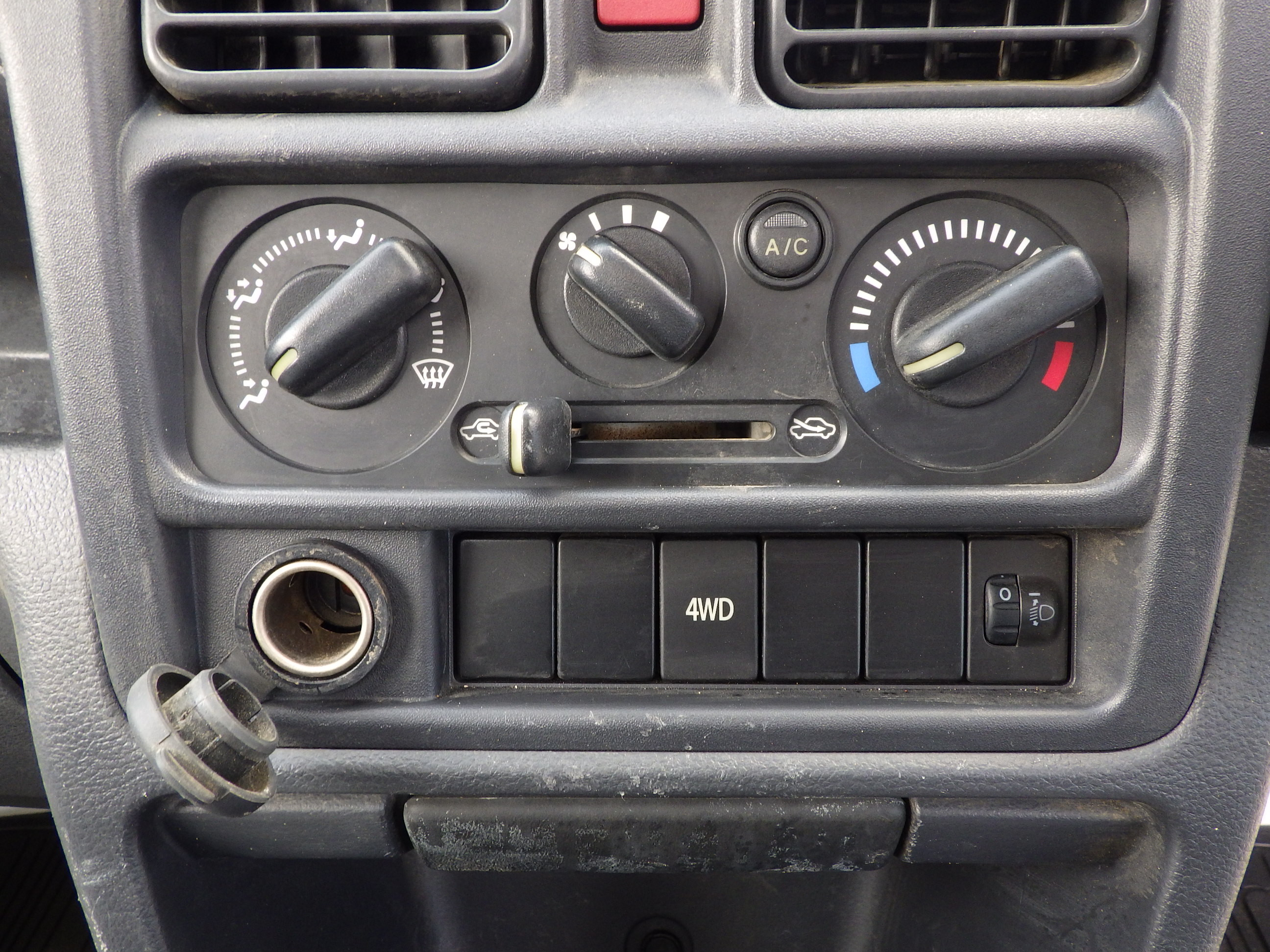 スズキ キャリイ EBD-DA16T(4WD)の写真12