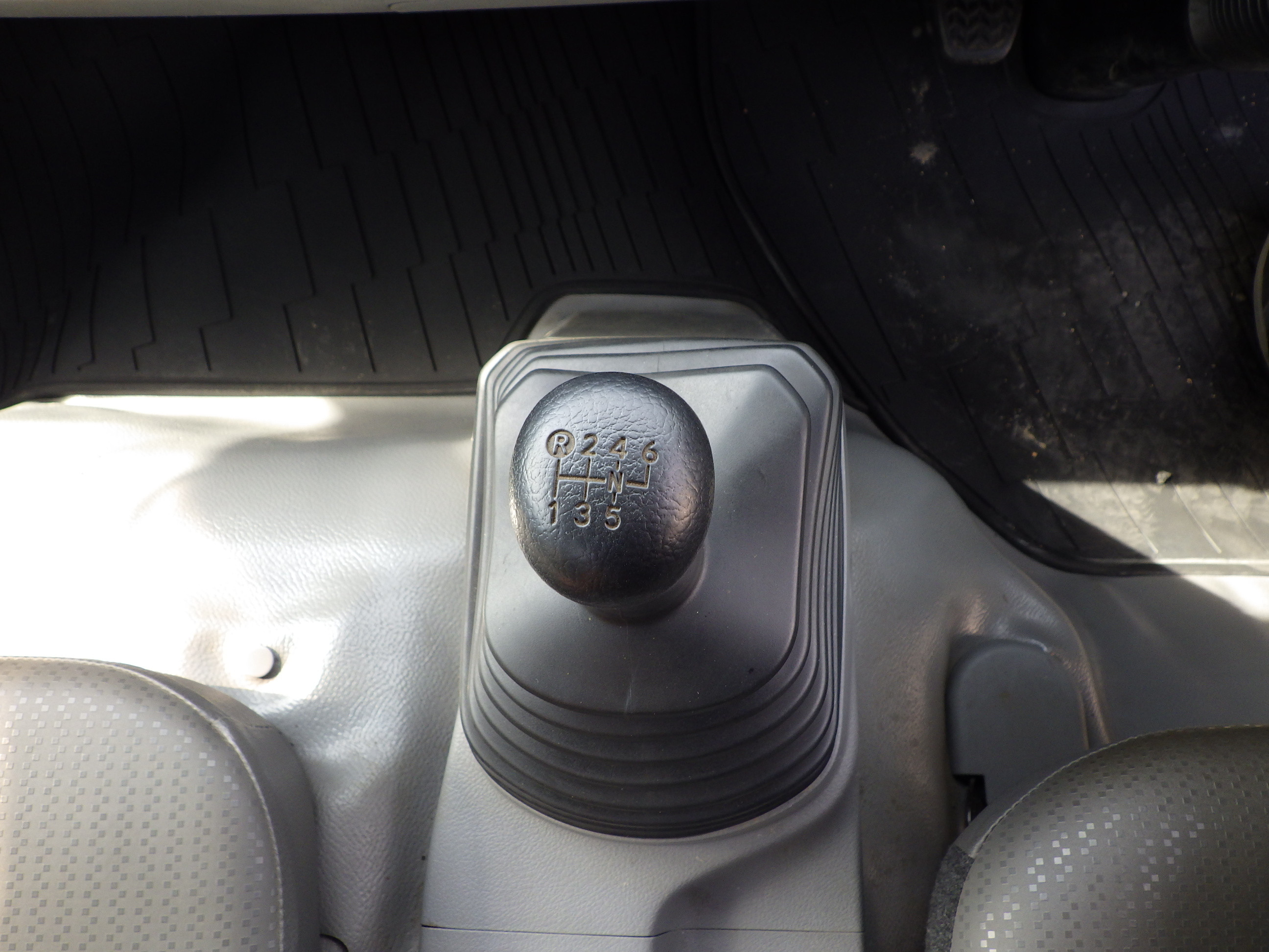 日野 デュトロ 2RG-XZU710M(2WD)の写真14