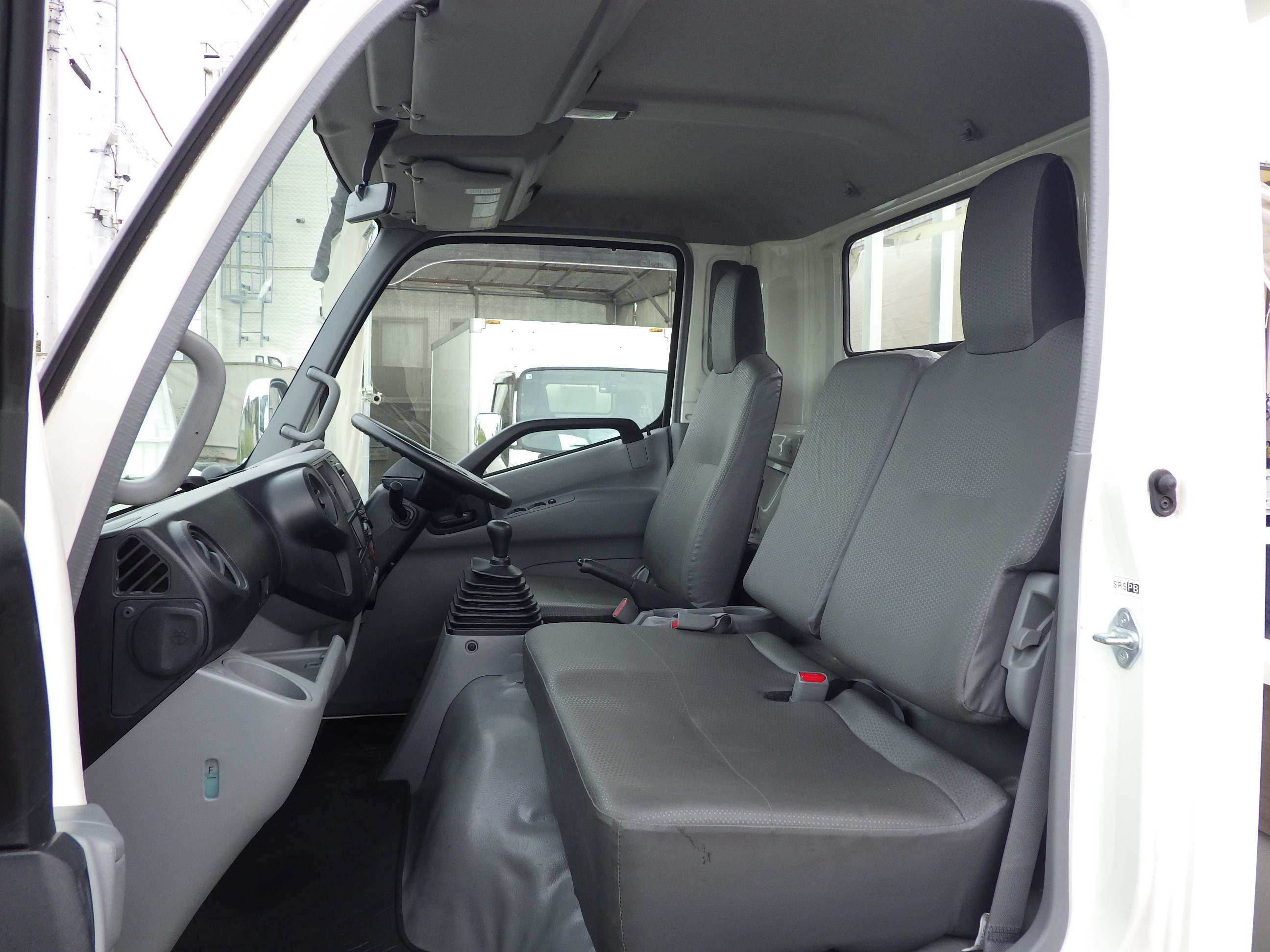 日野 デュトロ 2RG-XZU710M(2WD)の写真8