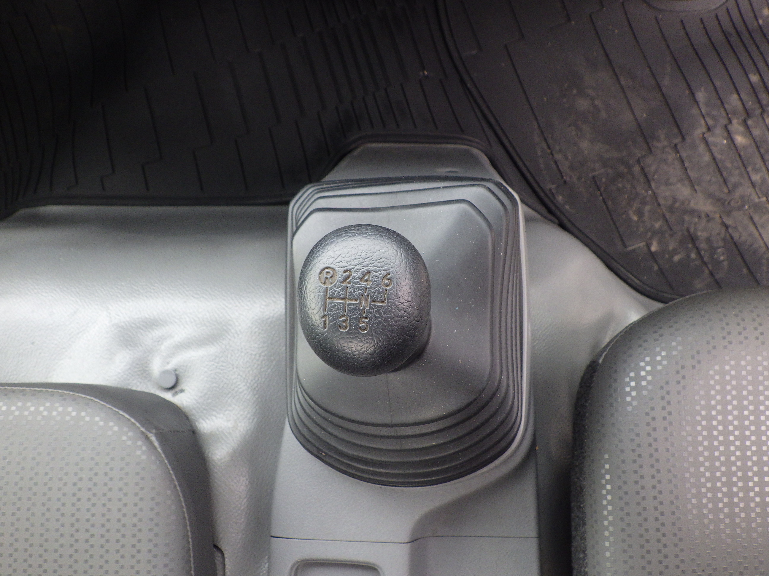 日野 デュトロ 2RG-XZU710M(2WD)の写真15