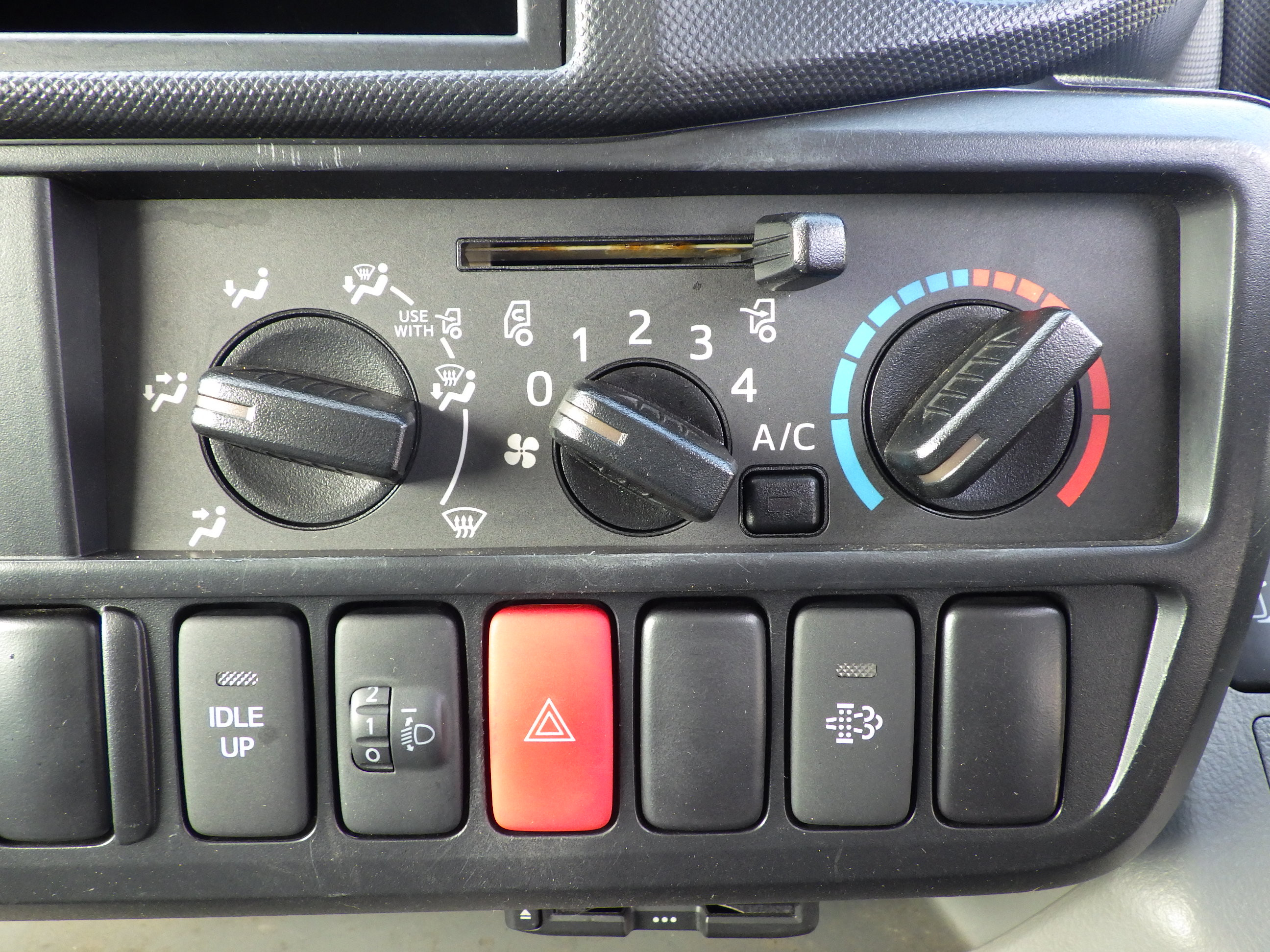 トヨタ トヨエース QDF-KDY231(2WD)の写真8