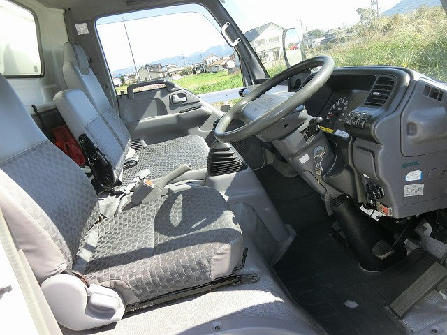 いすゞ エルフ PB-NPR81AN(2WD)の写真3