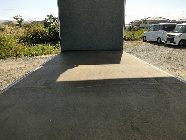 いすゞ エルフ PB-NPR81AN(2WD)の写真19