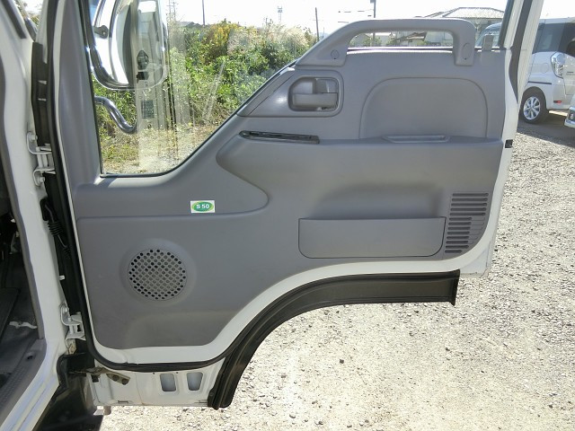 いすゞ エルフ PB-NPR81AN(2WD)の写真26