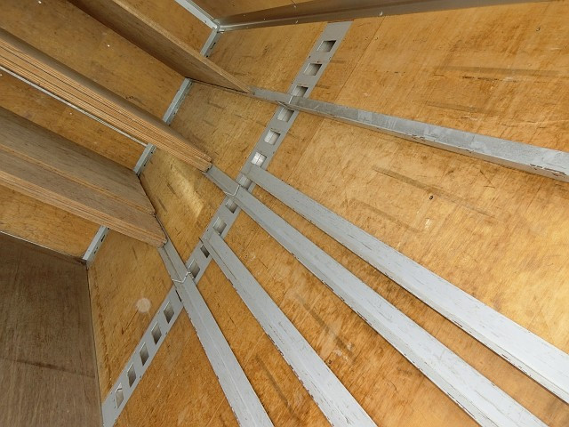 いすゞ エルフ TKG-NJR85AN(2WD)の写真14