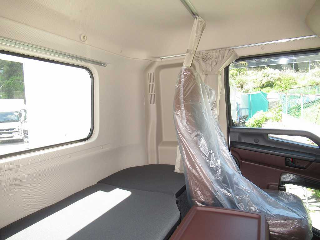 日野 プロフィア 2DG-FW1AHC(8x4)の写真20