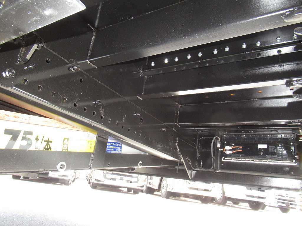 日野 プロフィア 2DG-FW1AHC(8x4)の写真25