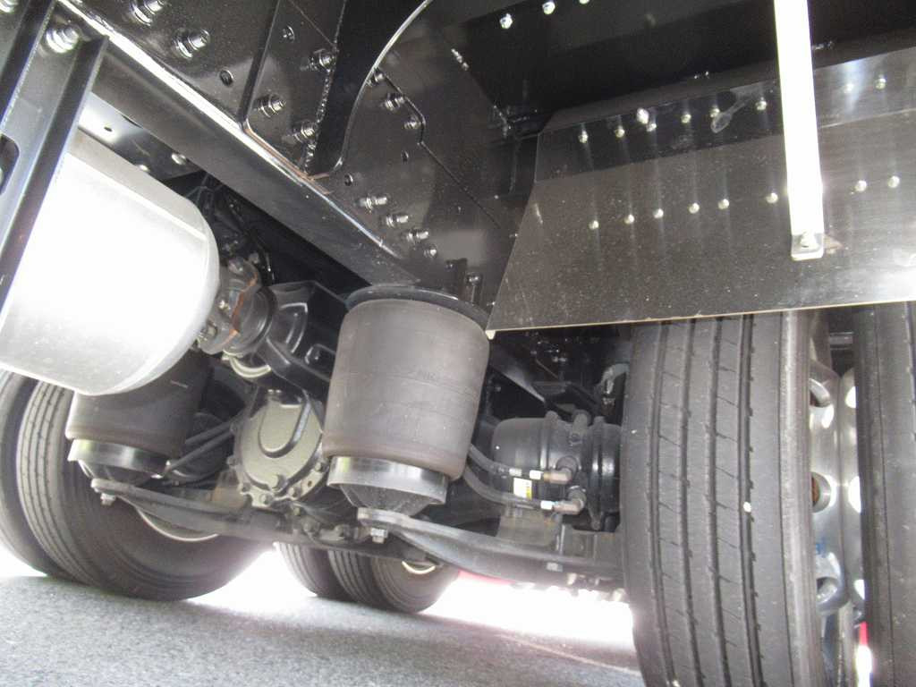 日野 プロフィア 2DG-FW1AHC(8x4)の写真26