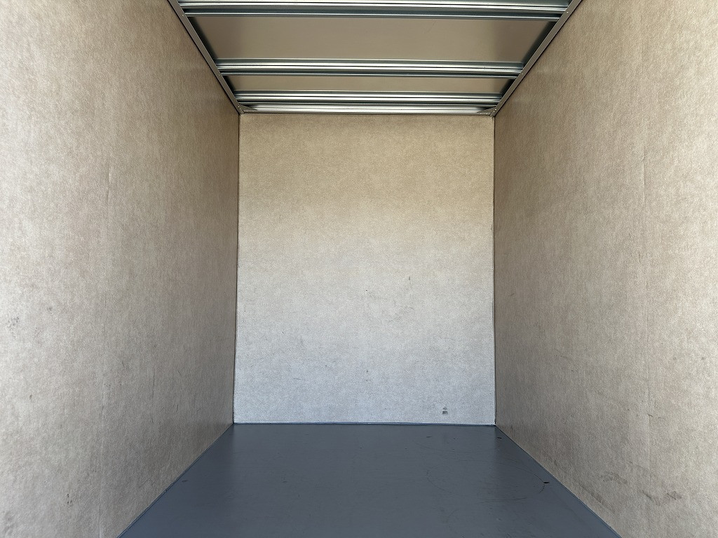 創業以来多くのトラックなどの業務用車両や乗用車の車検・点検・整備・板金・塗装を行ってます！！創業３０年以上の実績と、経験豊富なスタッフが対応いたします。|いすゞ エルフ TRG-NLR85AN(2WD)の写真13