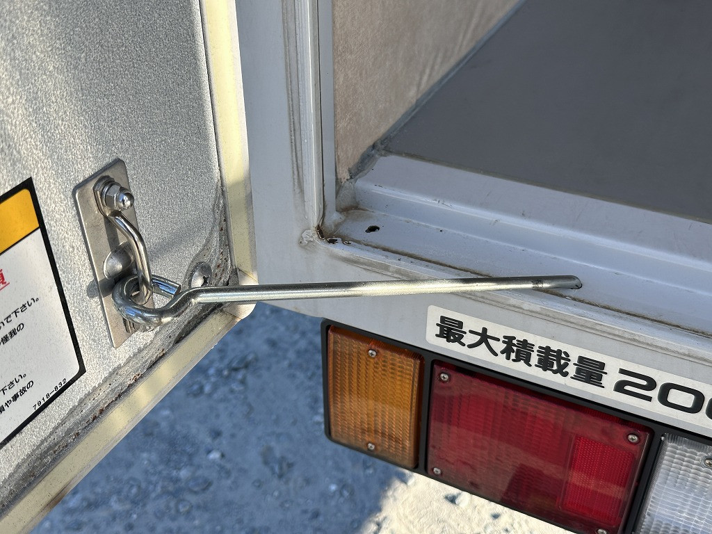 創業以来多くのトラックなどの業務用車両や乗用車の車検・点検・整備・板金・塗装を行ってます！！創業３０年以上の実績と、経験豊富なスタッフが対応いたします。|いすゞ エルフ TRG-NLR85AN(2WD)の写真16