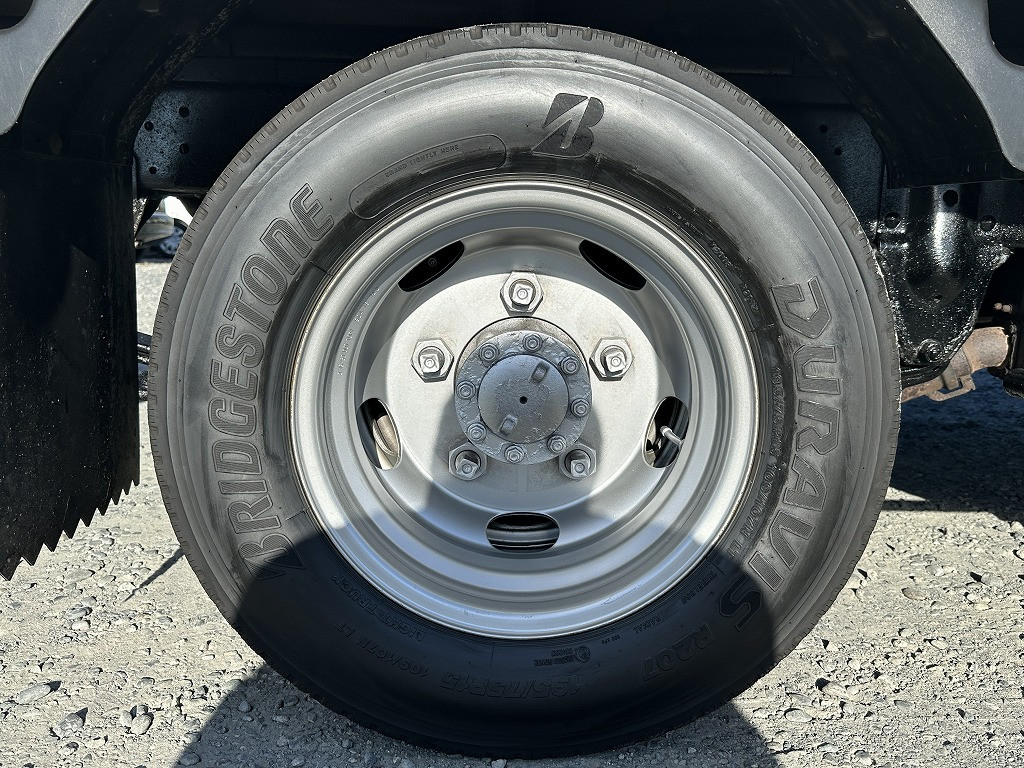 創業以来多くのトラックなどの業務用車両や乗用車の車検・点検・整備・板金・塗装を行ってます！！創業３０年以上の実績と、経験豊富なスタッフが対応いたします。|いすゞ エルフ TRG-NLR85AN(2WD)の写真19