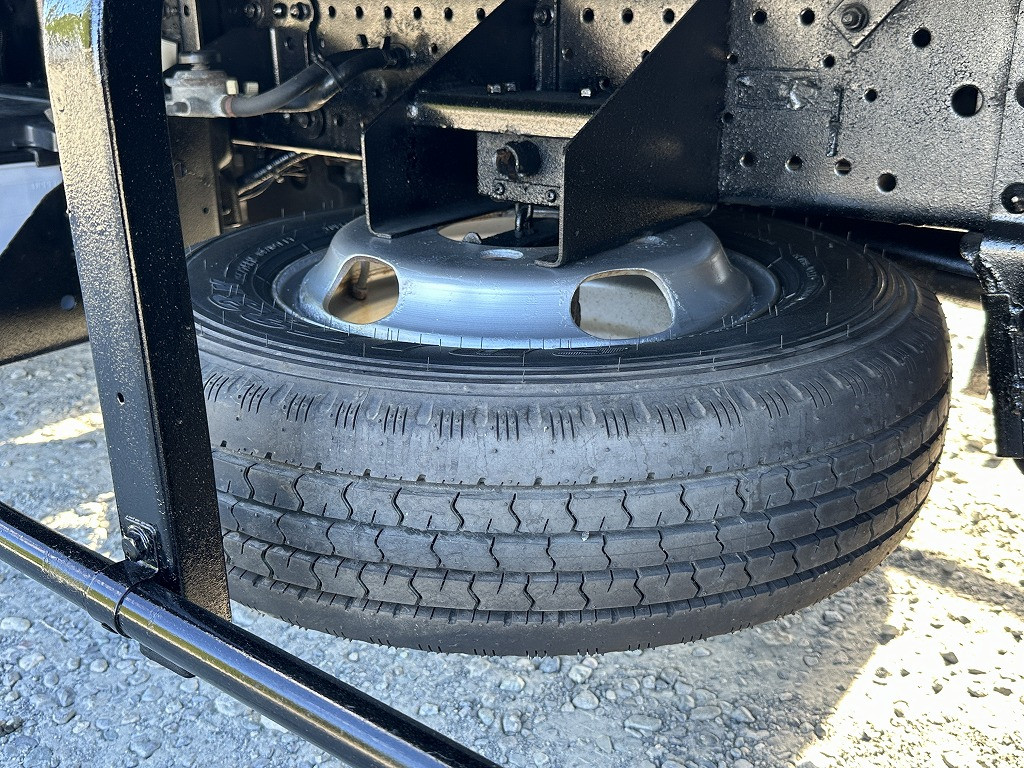 創業以来多くのトラックなどの業務用車両や乗用車の車検・点検・整備・板金・塗装を行ってます！！創業３０年以上の実績と、経験豊富なスタッフが対応いたします。|いすゞ エルフ TRG-NLR85AN(2WD)の写真21