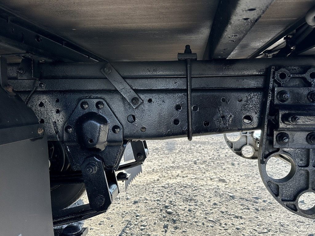 創業以来多くのトラックなどの業務用車両や乗用車の車検・点検・整備・板金・塗装を行ってます！！創業３０年以上の実績と、経験豊富なスタッフが対応いたします。|いすゞ エルフ TRG-NLR85AN(2WD)の写真26