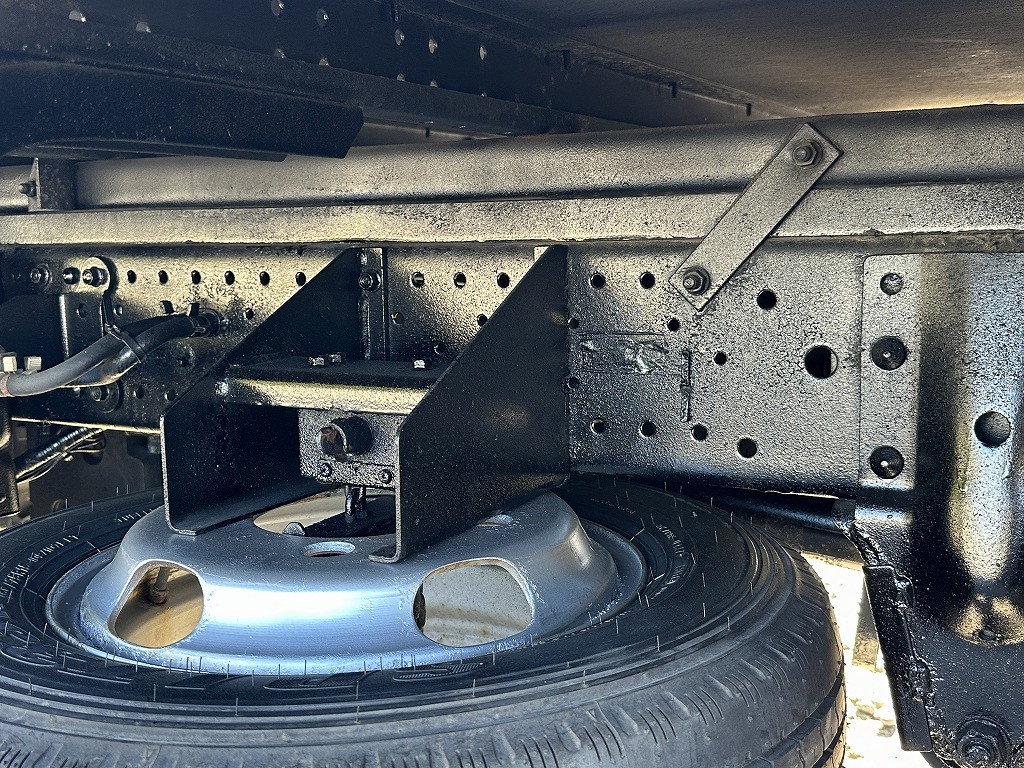 創業以来多くのトラックなどの業務用車両や乗用車の車検・点検・整備・板金・塗装を行ってます！！創業３０年以上の実績と、経験豊富なスタッフが対応いたします。|いすゞ エルフ TRG-NLR85AN(2WD)の写真27