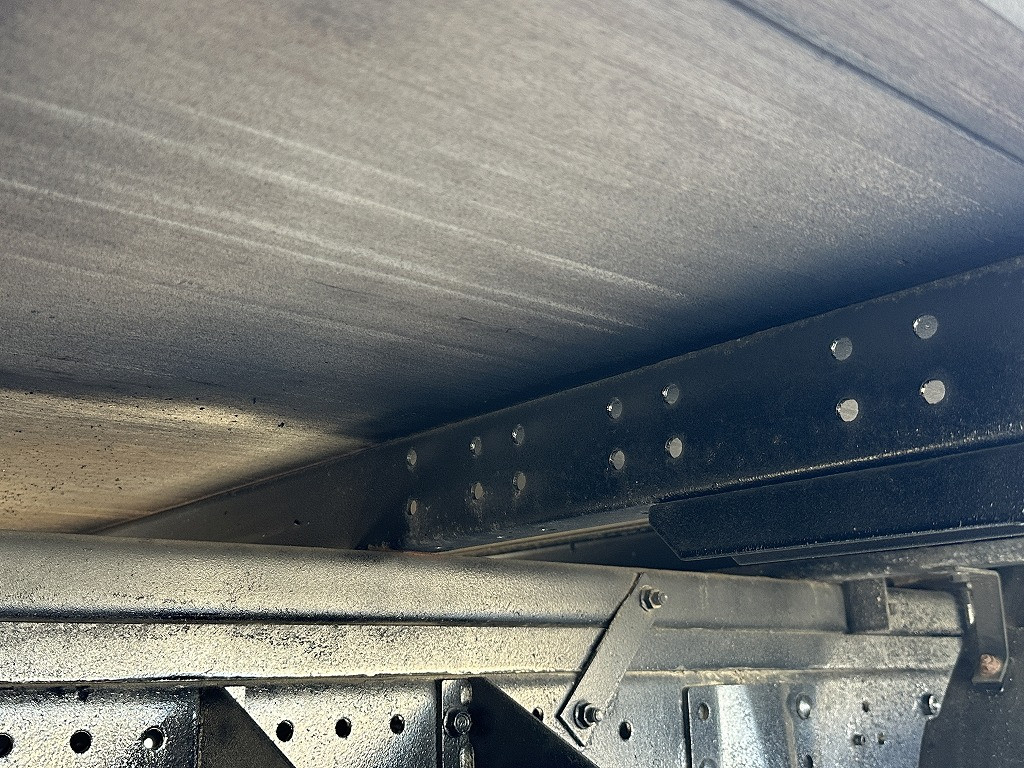 創業以来多くのトラックなどの業務用車両や乗用車の車検・点検・整備・板金・塗装を行ってます！！創業３０年以上の実績と、経験豊富なスタッフが対応いたします。|いすゞ エルフ TRG-NLR85AN(2WD)の写真28