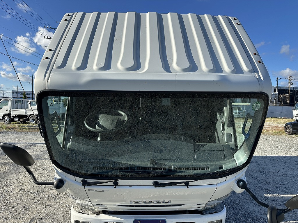 創業以来多くのトラックなどの業務用車両や乗用車の車検・点検・整備・板金・塗装を行ってます！！創業３０年以上の実績と、経験豊富なスタッフが対応いたします。|いすゞ エルフ TRG-NLR85AN(2WD)の写真31