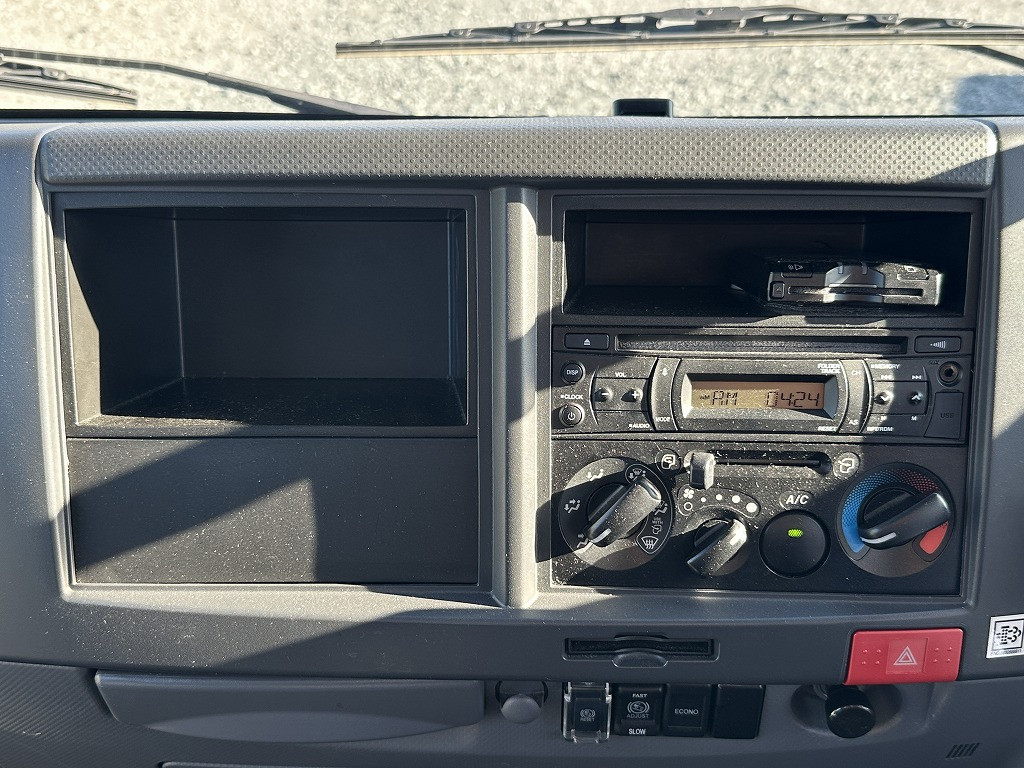 創業以来多くのトラックなどの業務用車両や乗用車の車検・点検・整備・板金・塗装を行ってます！！創業３０年以上の実績と、経験豊富なスタッフが対応いたします。|いすゞ エルフ TRG-NLR85AN(2WD)の写真45