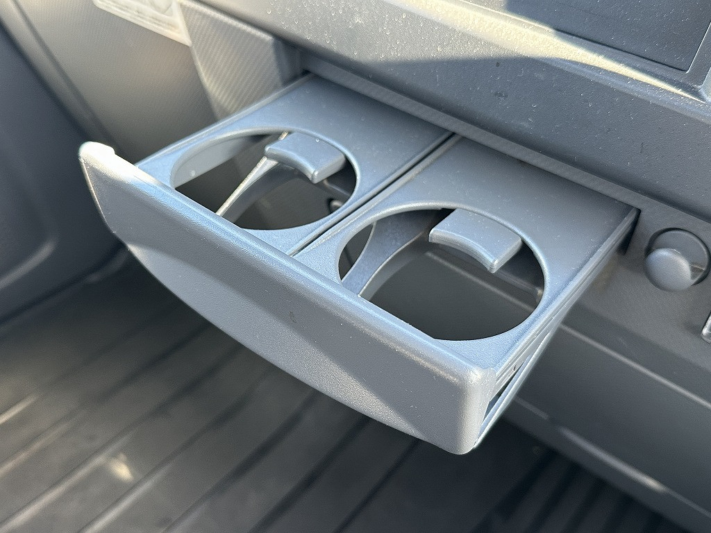 創業以来多くのトラックなどの業務用車両や乗用車の車検・点検・整備・板金・塗装を行ってます！！創業３０年以上の実績と、経験豊富なスタッフが対応いたします。|いすゞ エルフ TRG-NLR85AN(2WD)の写真47