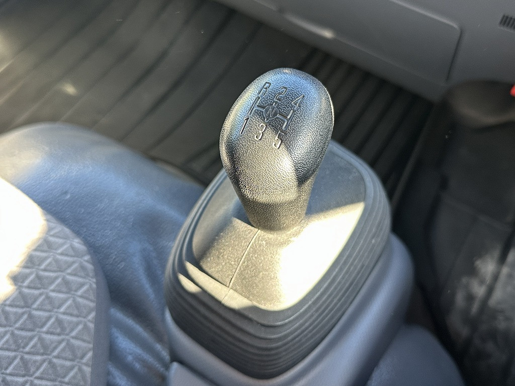 創業以来多くのトラックなどの業務用車両や乗用車の車検・点検・整備・板金・塗装を行ってます！！創業３０年以上の実績と、経験豊富なスタッフが対応いたします。|いすゞ エルフ TRG-NLR85AN(2WD)の写真48