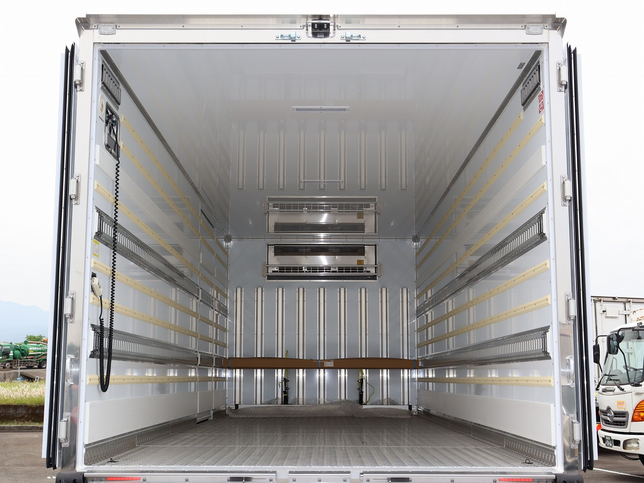 三菱 ファイター 2KG-FK65F(2WD)の写真4